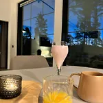 Σπίτι διακοπών New Seaside With Sauna And Panoramic Views Πόρβο